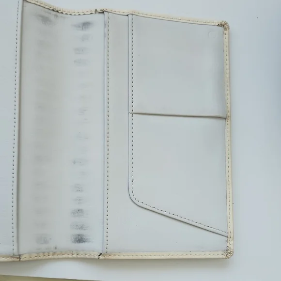 Coach Turquoise and Cream Agenda - Picture 13 of 13